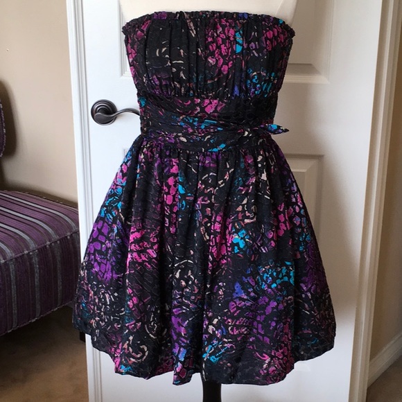 Betsey Johnson Dresses & Skirts - Formal lace tulle animal Dress Strapless PROM